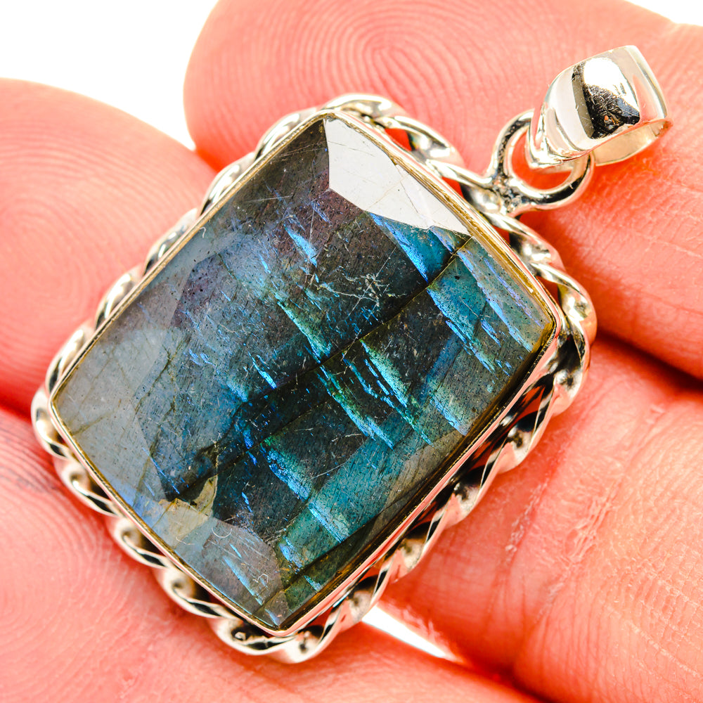 Labradorite Pendants handcrafted by Anasilvercos - PD28821