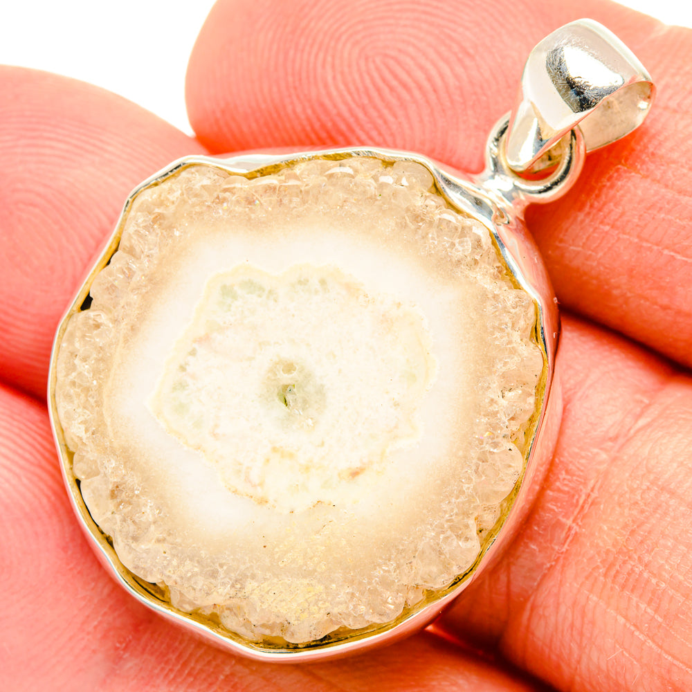 Solar Quartz Pendants handcrafted by Anasilvercos - PD28847