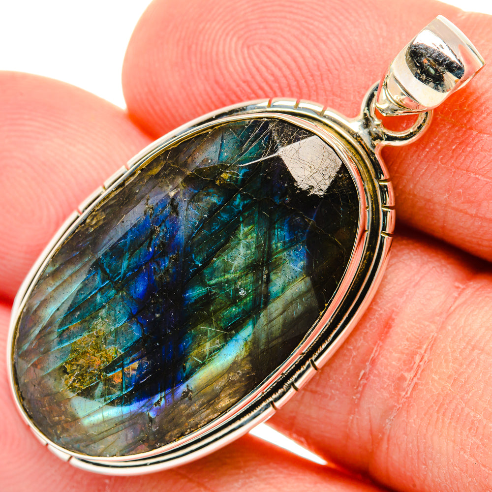 Labradorite Pendants handcrafted by Anasilvercos - PD29096