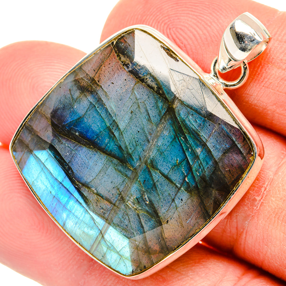 Labradorite Pendants handcrafted by Anasilvercos - PD29104