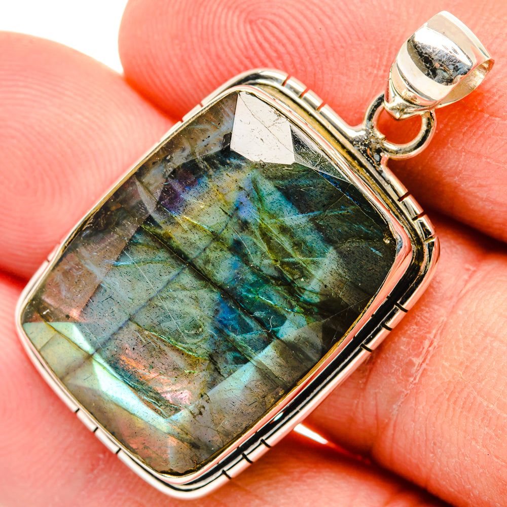 Labradorite Pendants handcrafted by Anasilvercos - PD29108