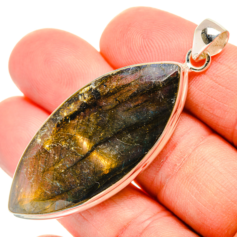 Labradorite Pendants handcrafted by Anasilvercos - PD29109