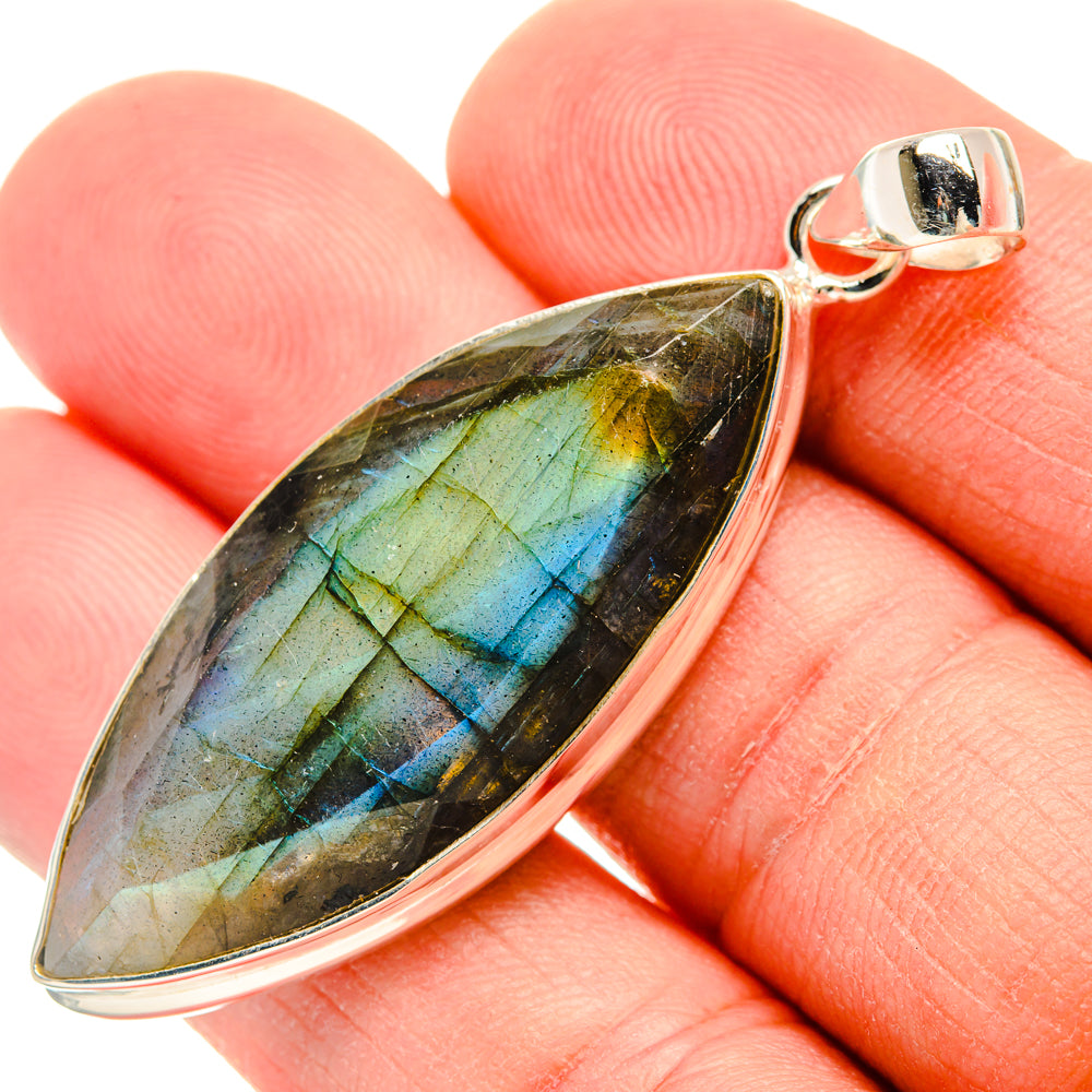 Labradorite Pendants handcrafted by Anasilvercos - PD29110