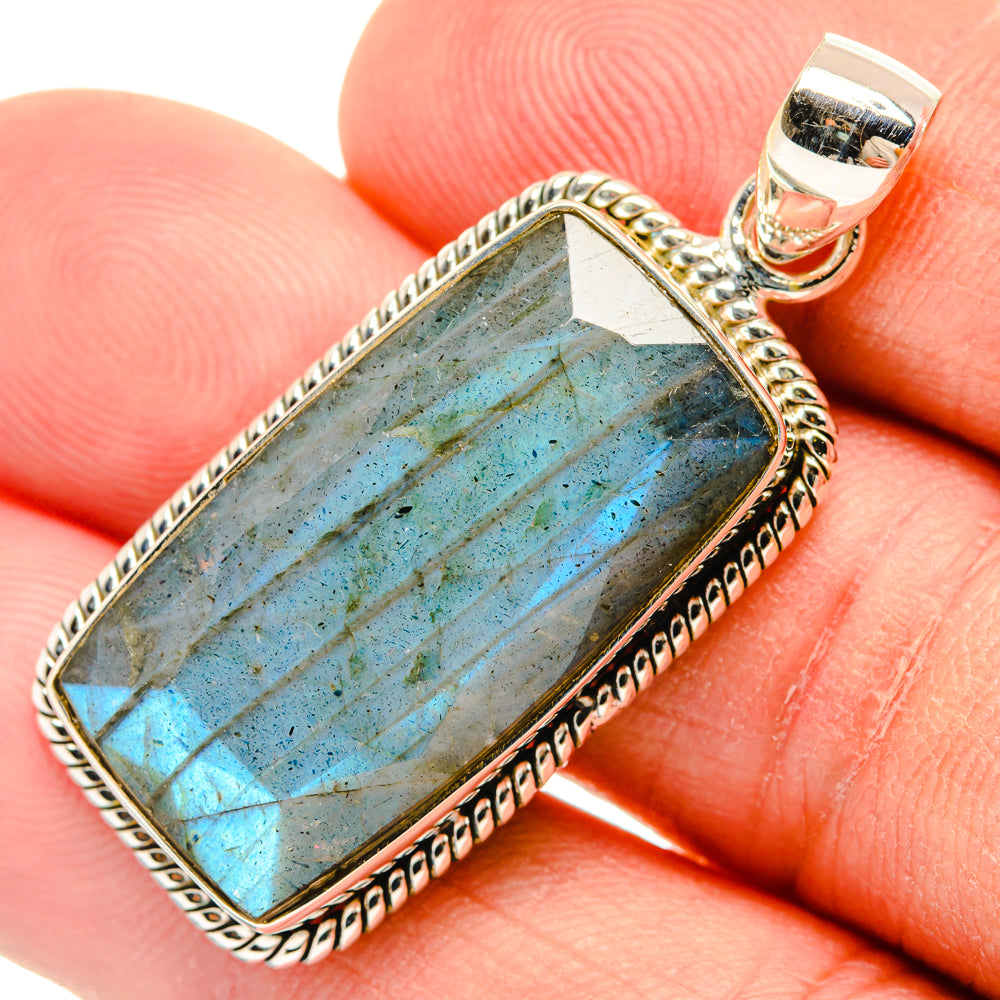 Labradorite Pendants handcrafted by Anasilvercos - PD29112