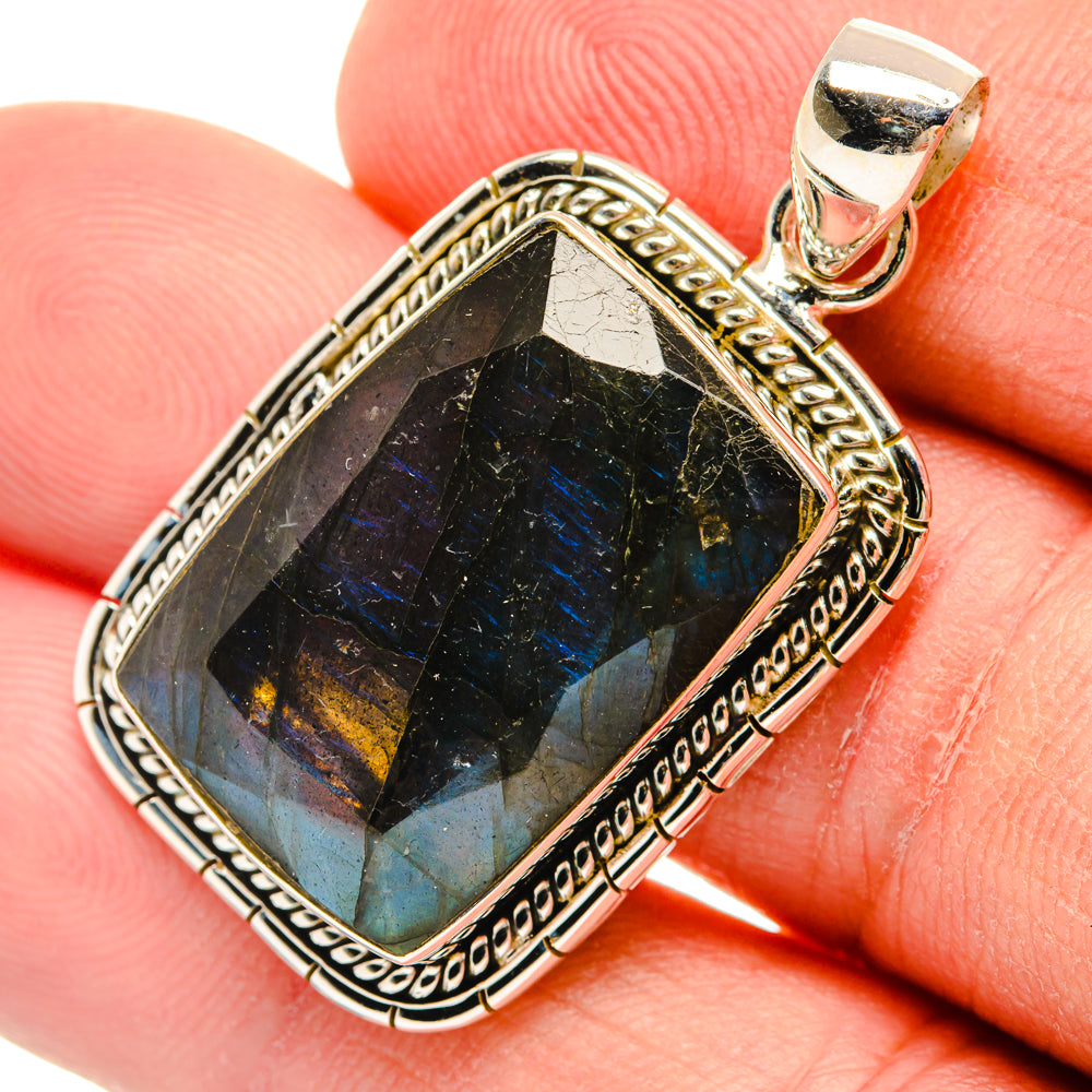 Labradorite Pendants handcrafted by Anasilvercos - PD29114