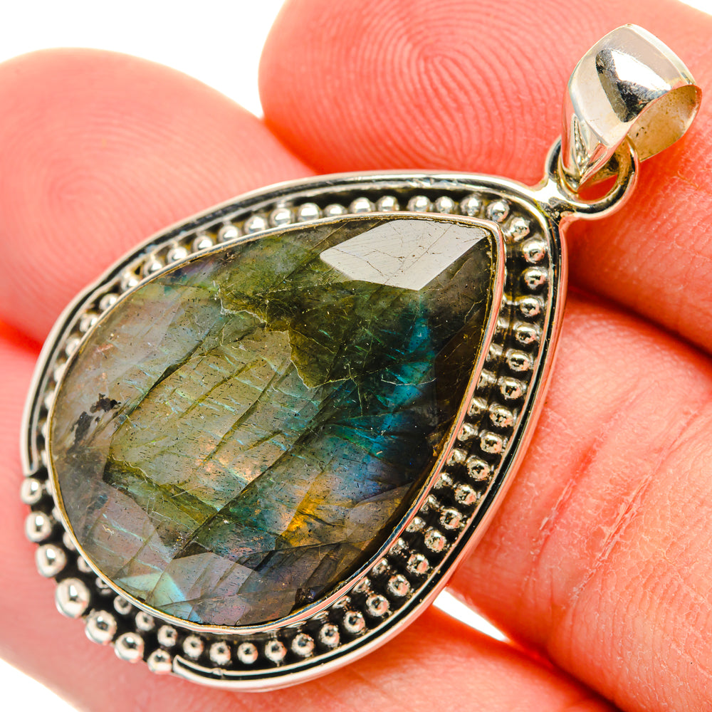 Labradorite Pendants handcrafted by Anasilvercos - PD29115