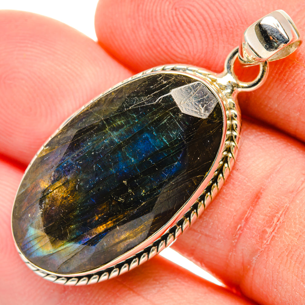 Labradorite Pendants handcrafted by Anasilvercos - PD29117