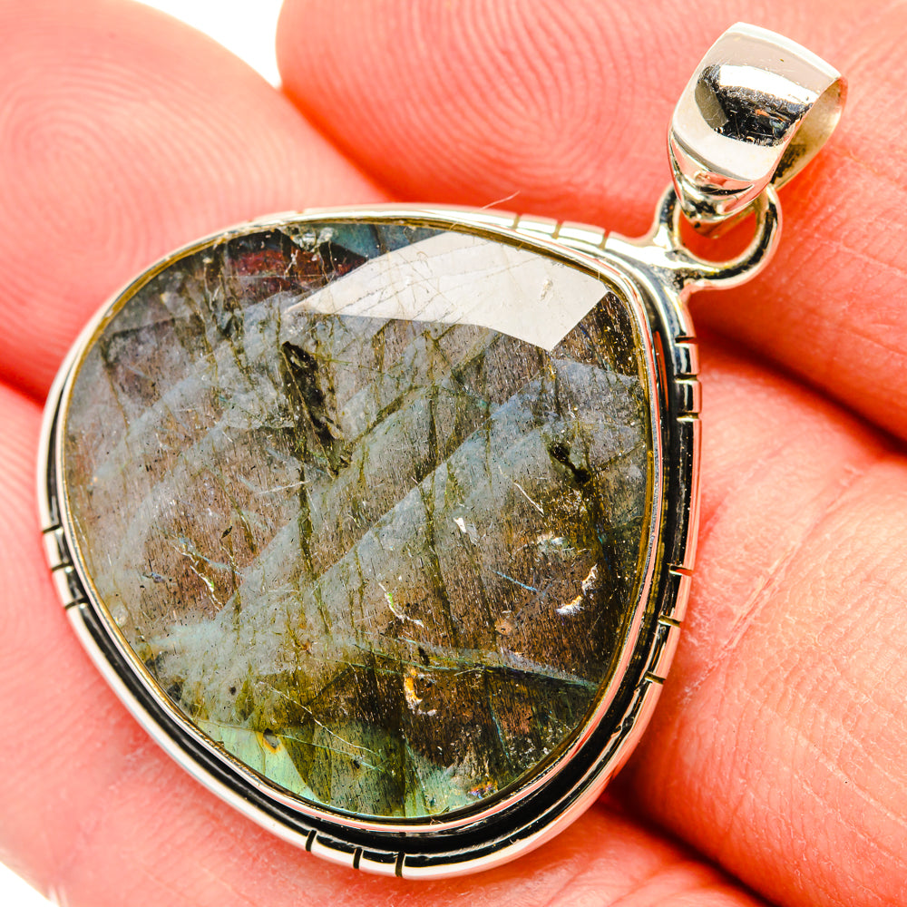 Labradorite Pendants handcrafted by Anasilvercos - PD29122