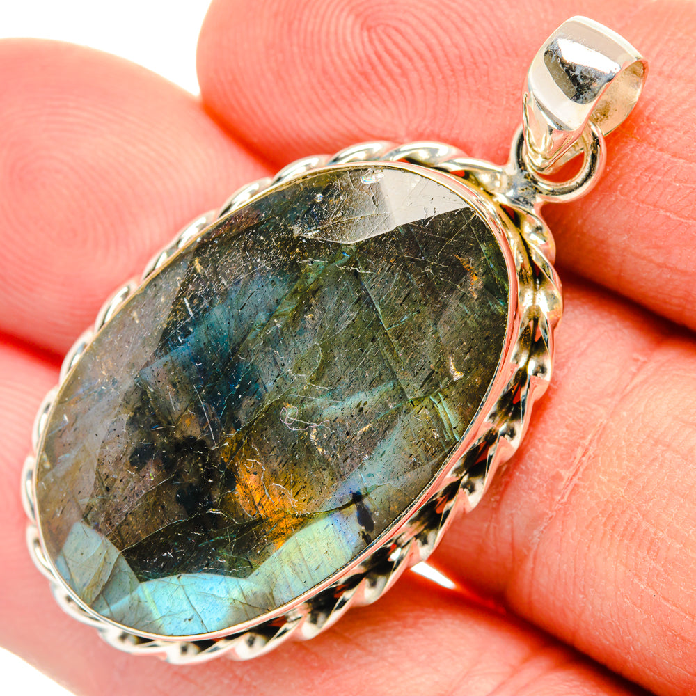 Labradorite Pendants handcrafted by Anasilvercos - PD29124