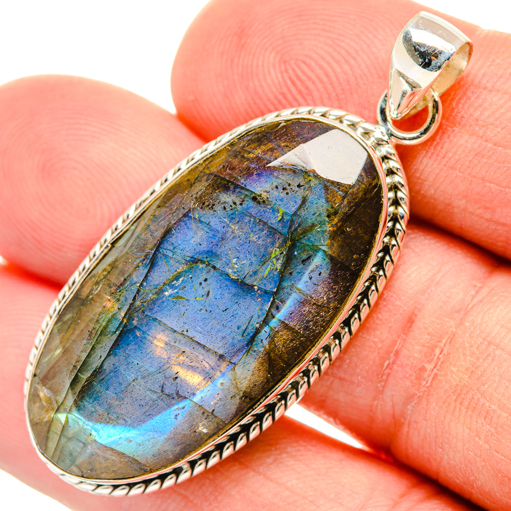 Labradorite Pendants handcrafted by Anasilvercos - PD29126