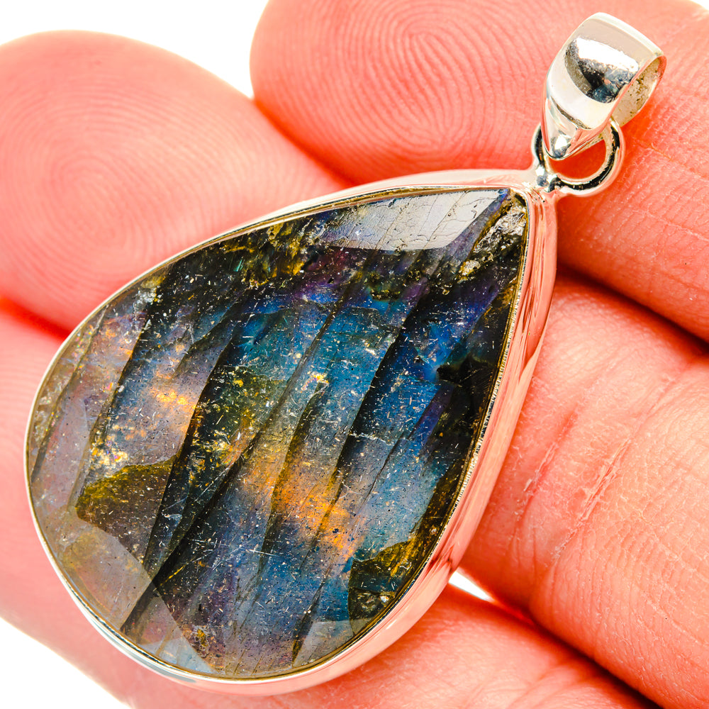 Labradorite Pendants handcrafted by Anasilvercos - PD29134