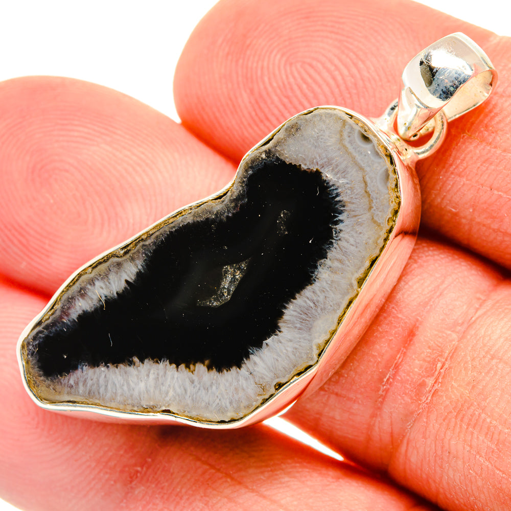 Black Geode Slice Pendants handcrafted by Anasilvercos - PD29186