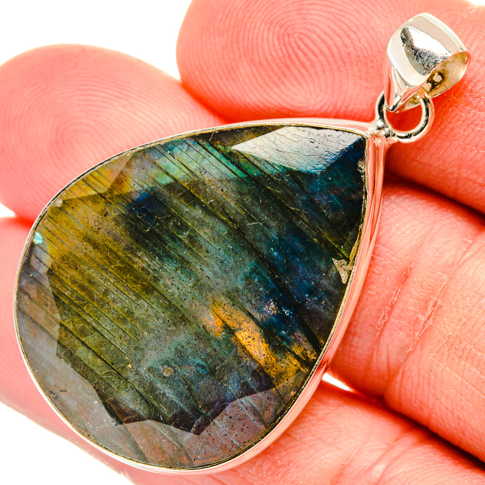 Labradorite Pendants handcrafted by Anasilvercos - PD29302