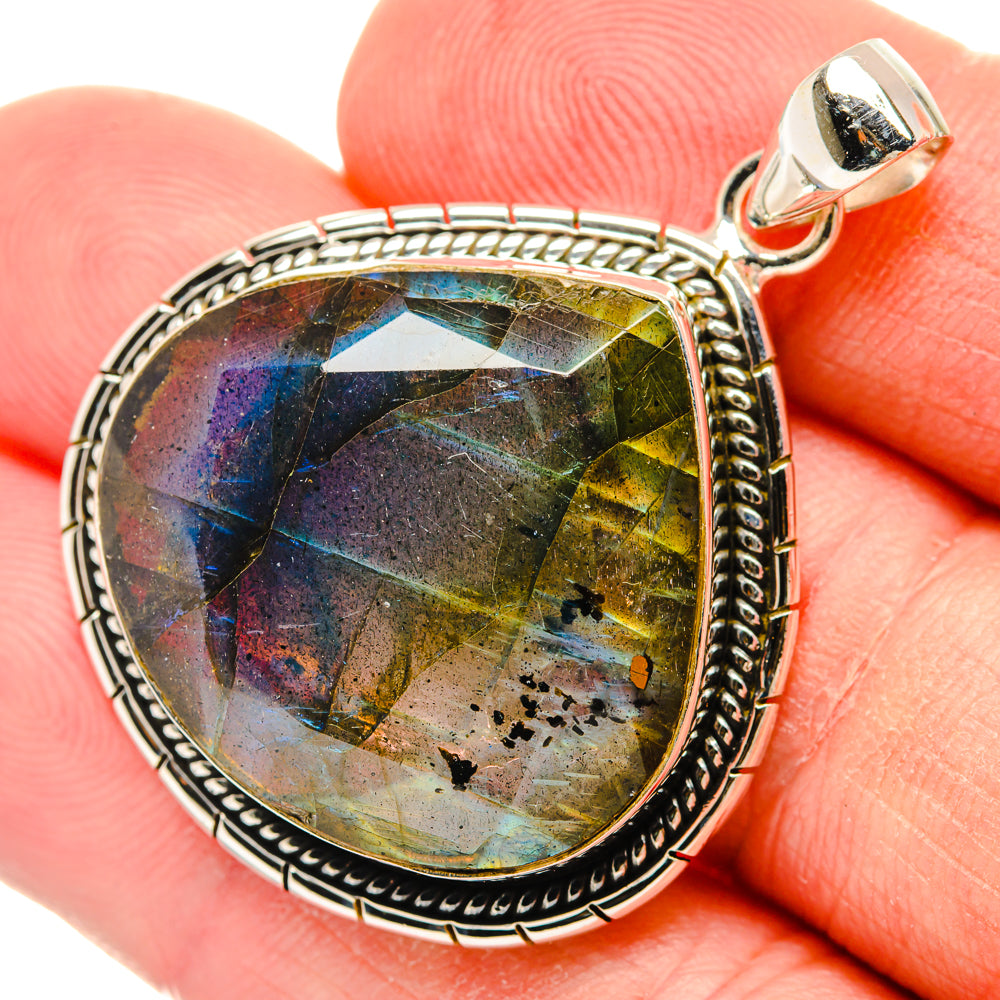 Labradorite Pendants handcrafted by Anasilvercos - PD29303
