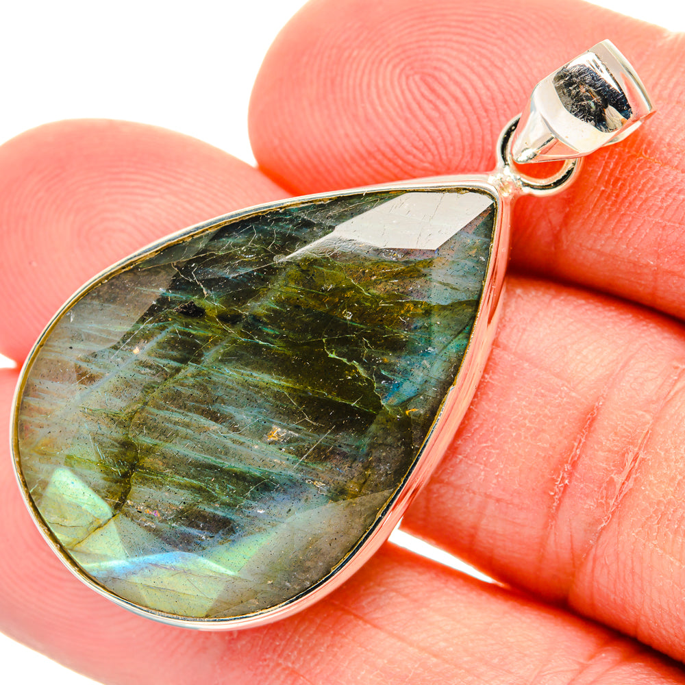 Labradorite Pendants handcrafted by Anasilvercos - PD29311