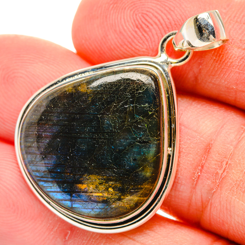 Labradorite Pendants handcrafted by Anasilvercos - PD29312