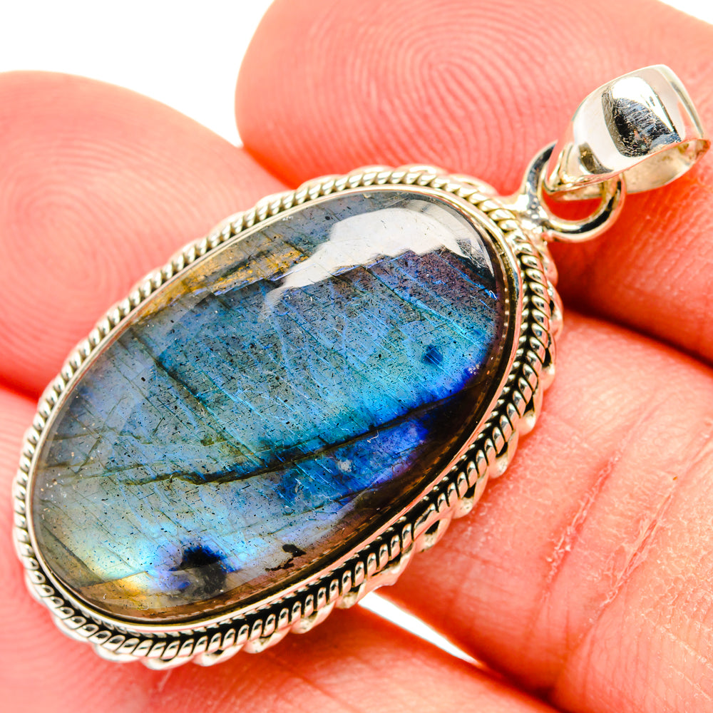 Labradorite Pendants handcrafted by Anasilvercos - PD29316
