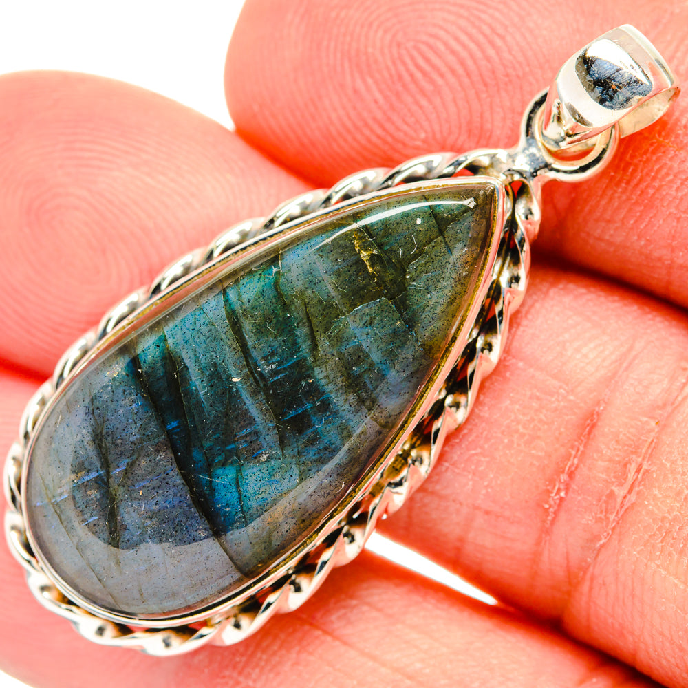Labradorite Pendants handcrafted by Anasilvercos - PD29317