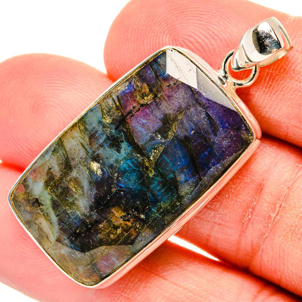 Labradorite Pendants handcrafted by Anasilvercos - PD29323