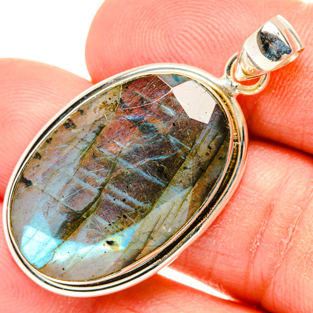 Labradorite Pendants handcrafted by Anasilvercos - PD29325