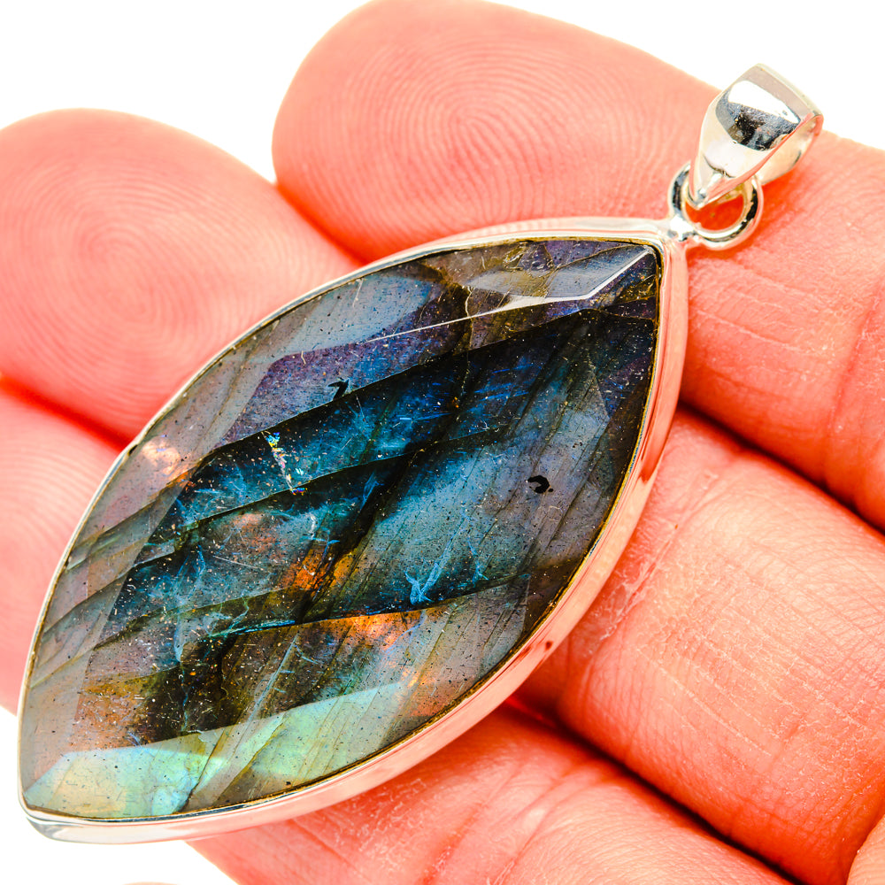 Labradorite Pendants handcrafted by Anasilvercos - PD29330