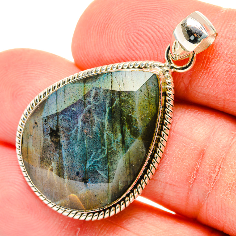 Labradorite Pendants handcrafted by Anasilvercos - PD29335