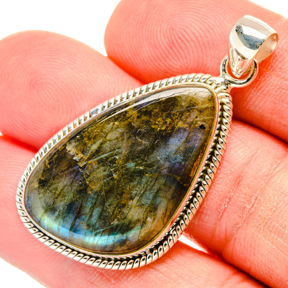 Labradorite Pendants handcrafted by Anasilvercos - PD29337