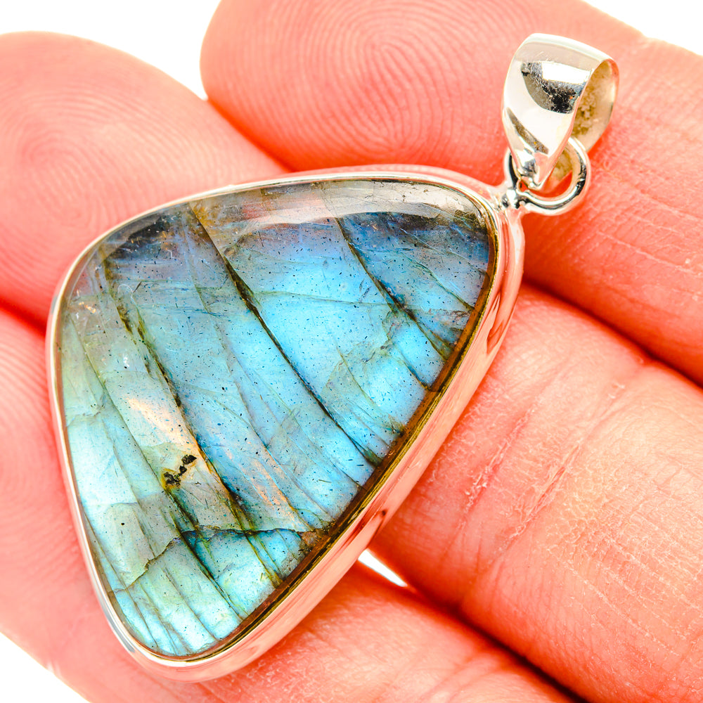 Labradorite Pendants handcrafted by Anasilvercos - PD29340