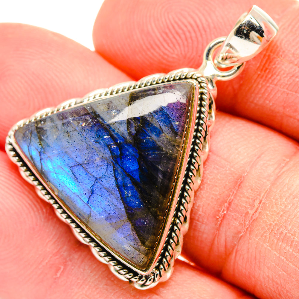 Labradorite Pendants handcrafted by Anasilvercos - PD29342