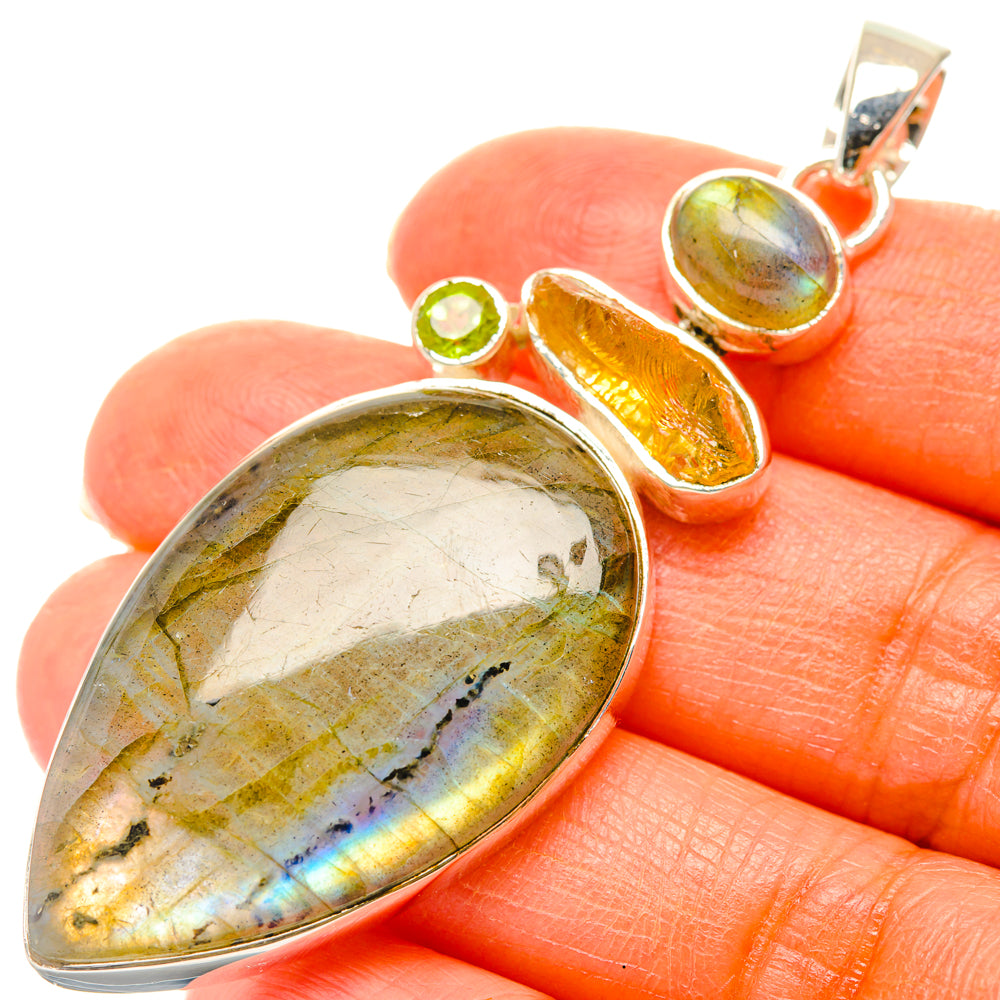 Labradorite Pendants handcrafted by Anasilvercos - PD29360