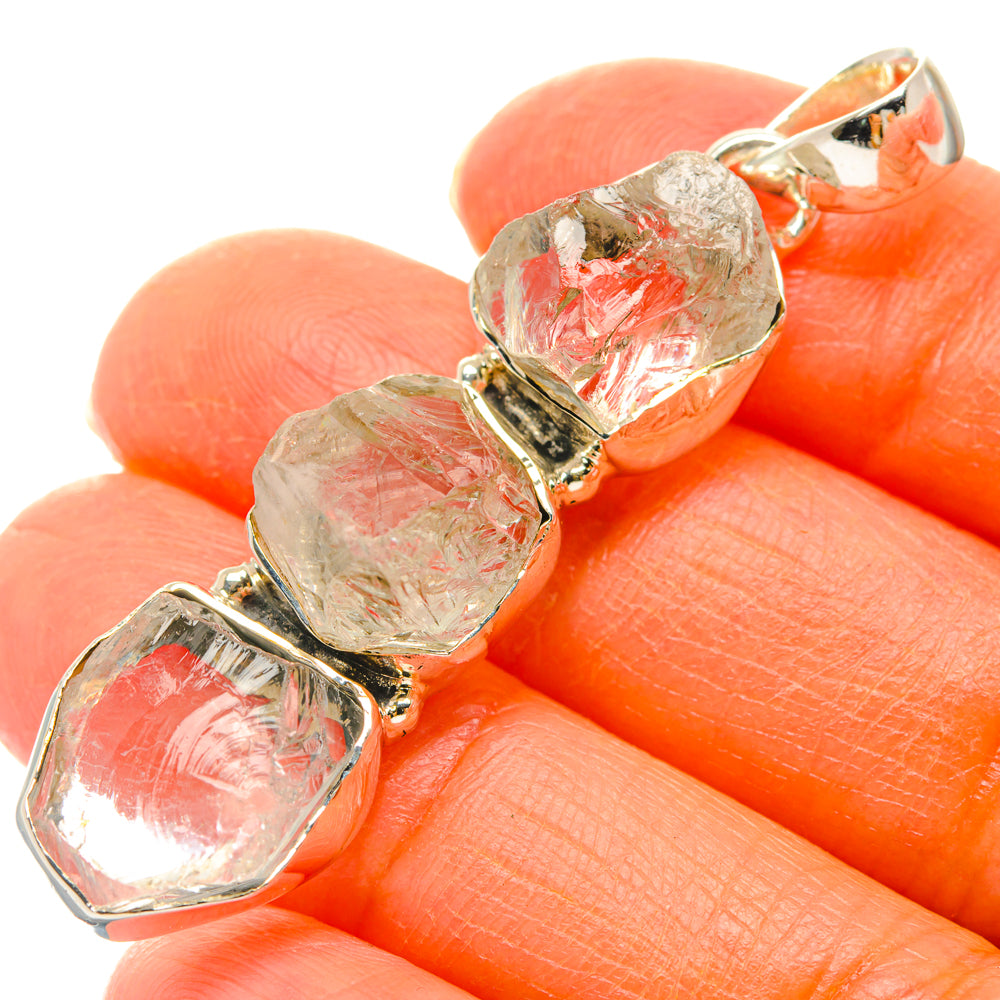 White Quartz Pendants handcrafted by Anasilvercos - PD29366
