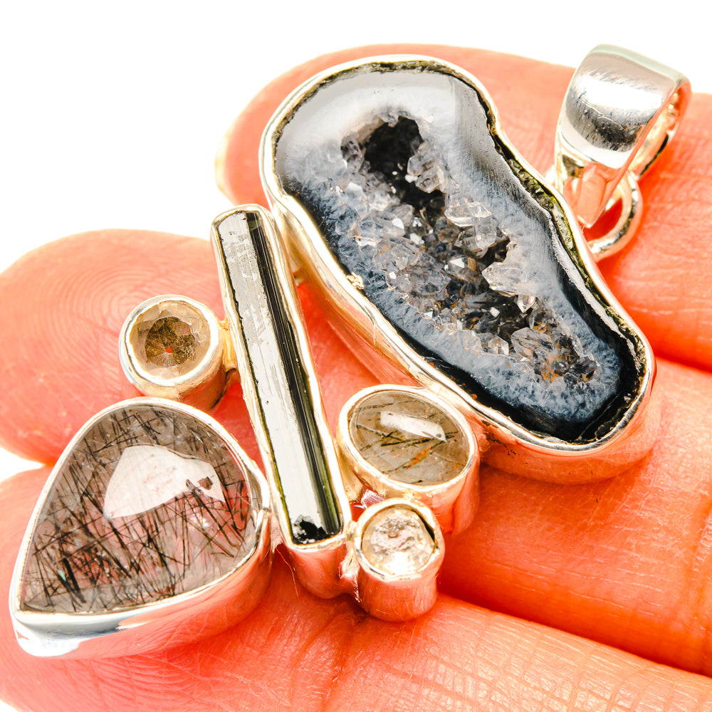Black Geode Slice Pendants handcrafted by Anasilvercos - PD29469