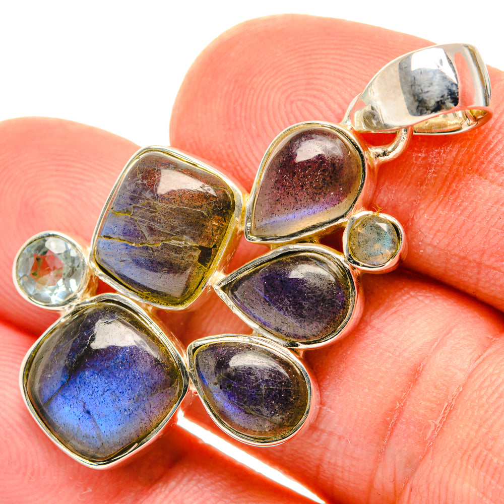 Labradorite Pendants handcrafted by Anasilvercos - PD29890