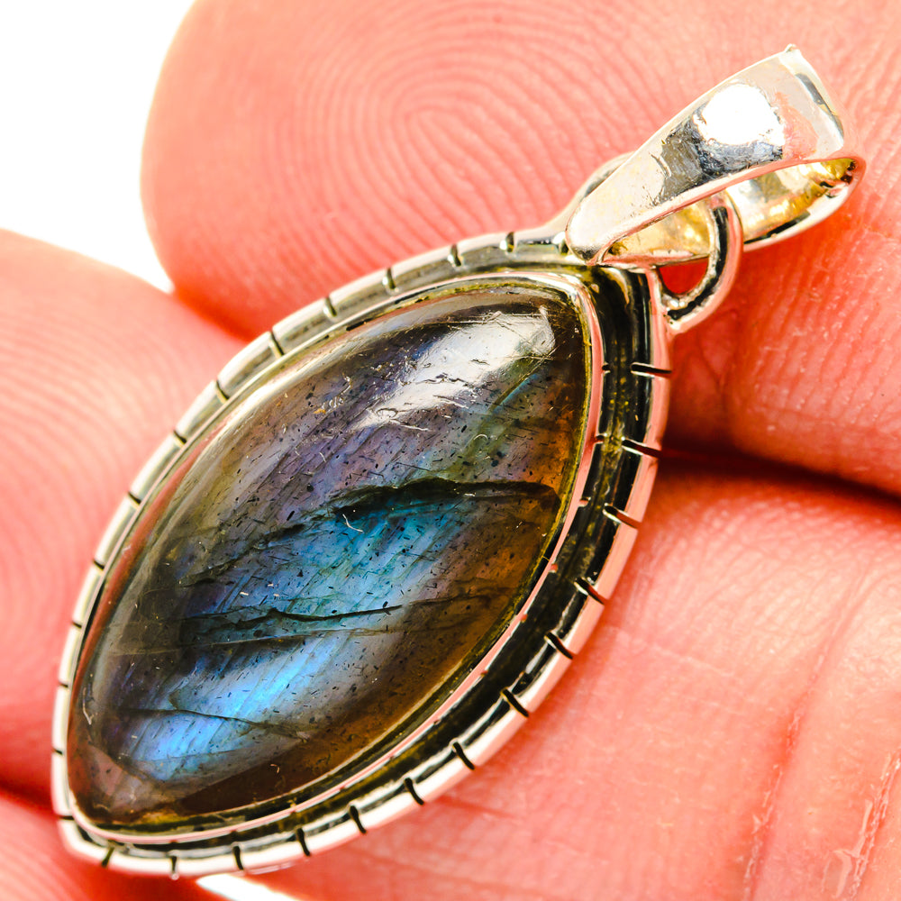 Labradorite Pendants handcrafted by Anasilvercos - PD29907