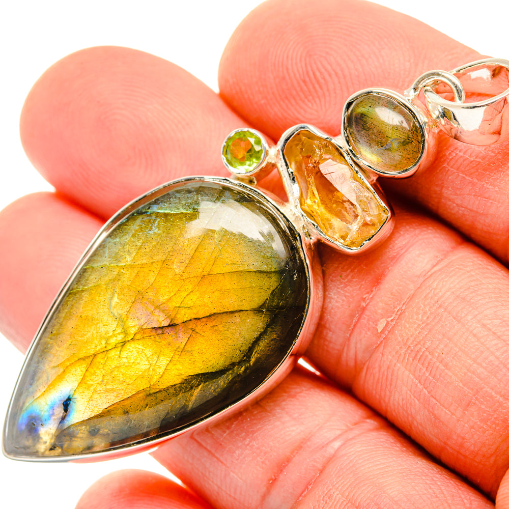 Labradorite Pendants handcrafted by Anasilvercos - PD30067
