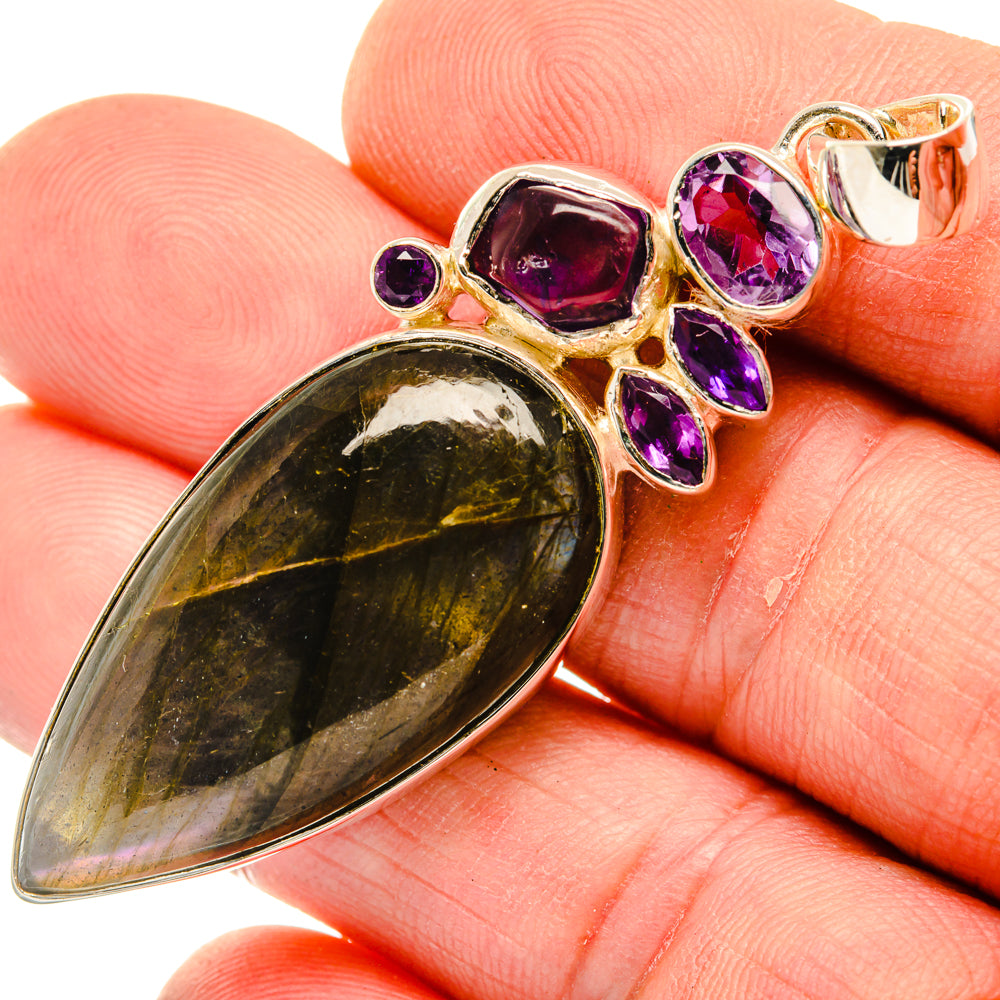 Labradorite Pendants handcrafted by Anasilvercos - PD30069