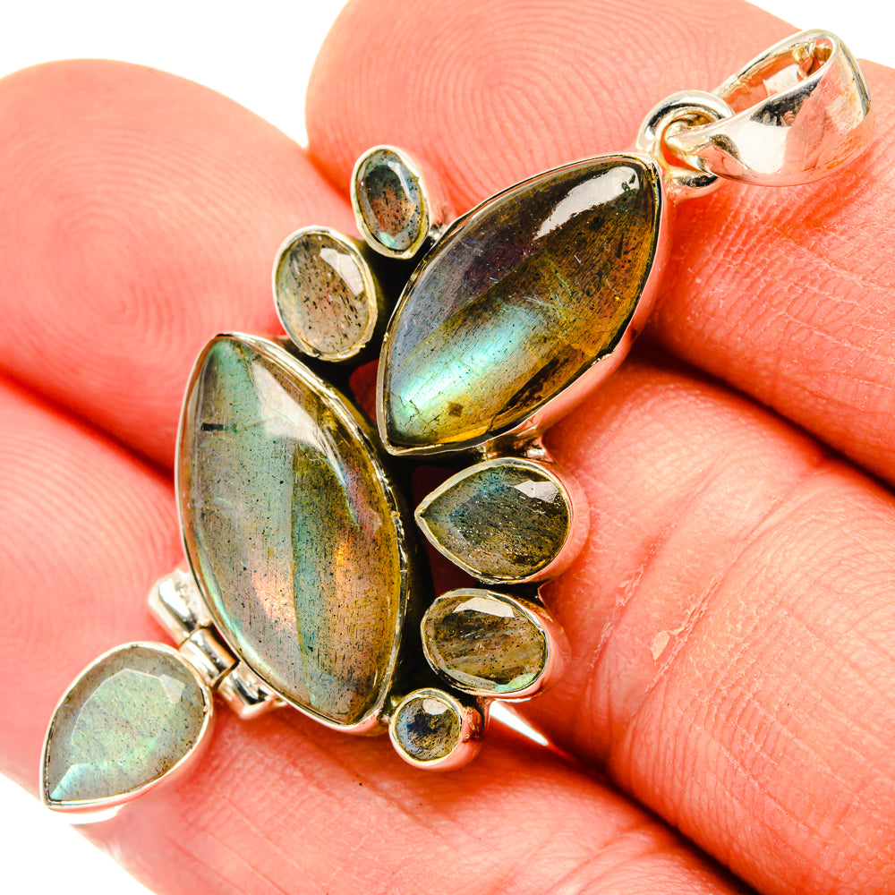Labradorite Pendants handcrafted by Anasilvercos - PD30070