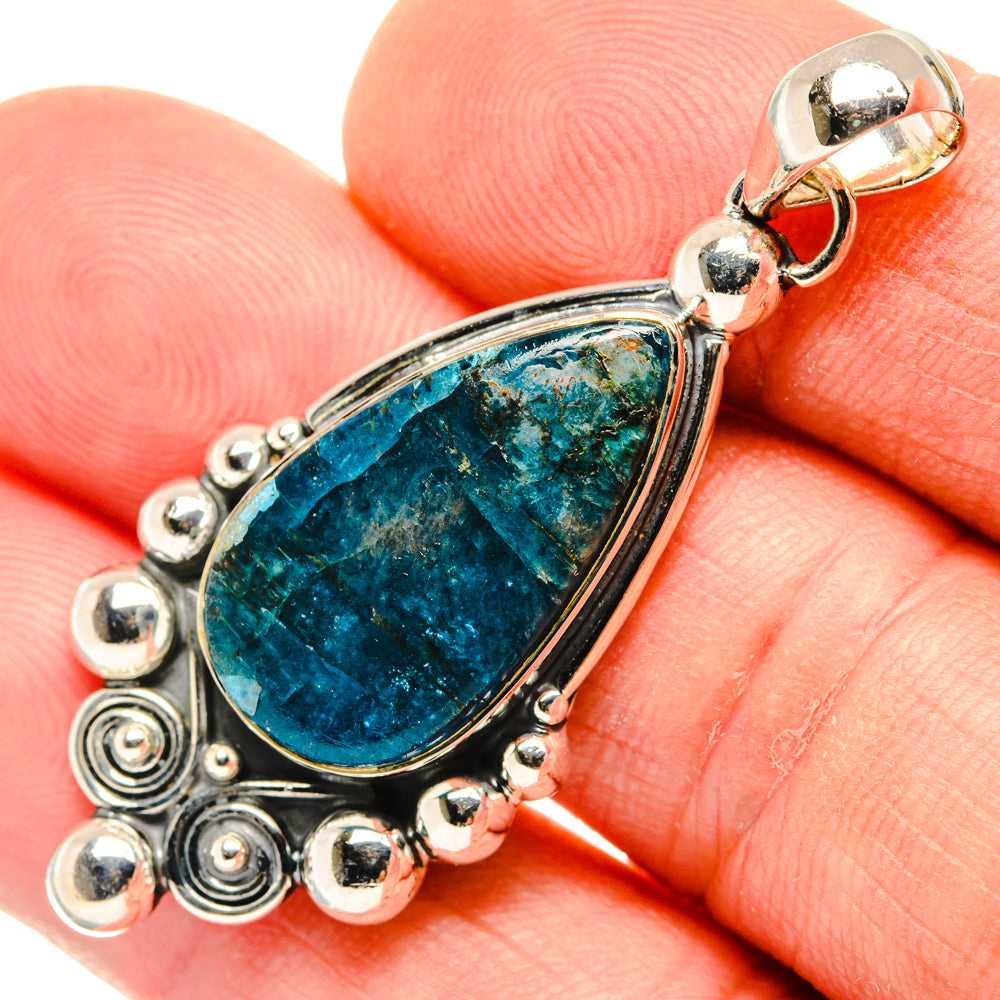 Apatite Pendants handcrafted by Anasilvercos - PD30225