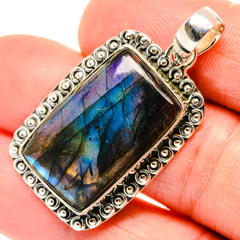Labradorite Pendants handcrafted by Anasilvercos - PD30242