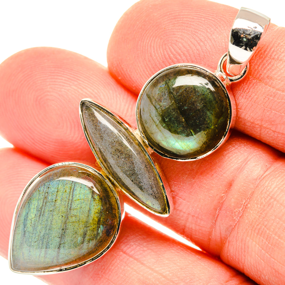 Labradorite Pendants handcrafted by Anasilvercos - PD30247