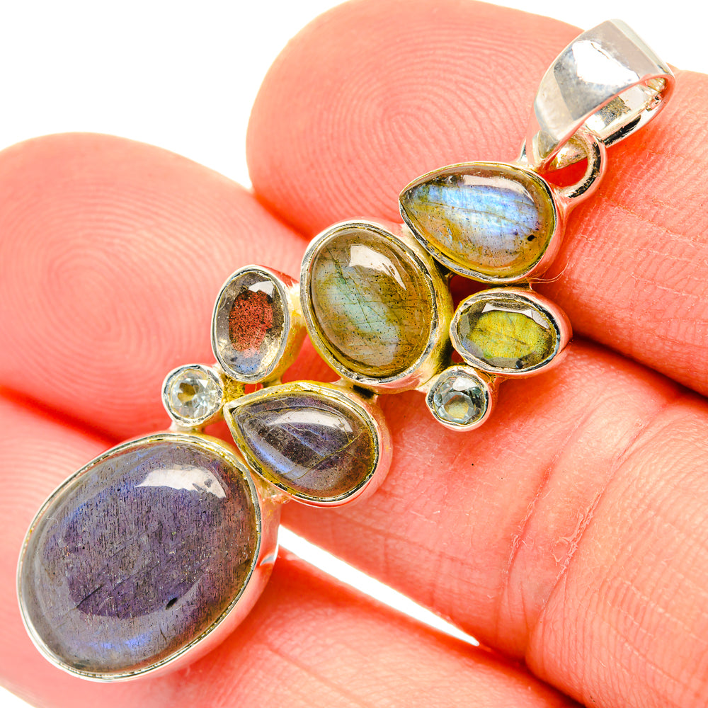 Labradorite Pendants handcrafted by Anasilvercos - PD30325