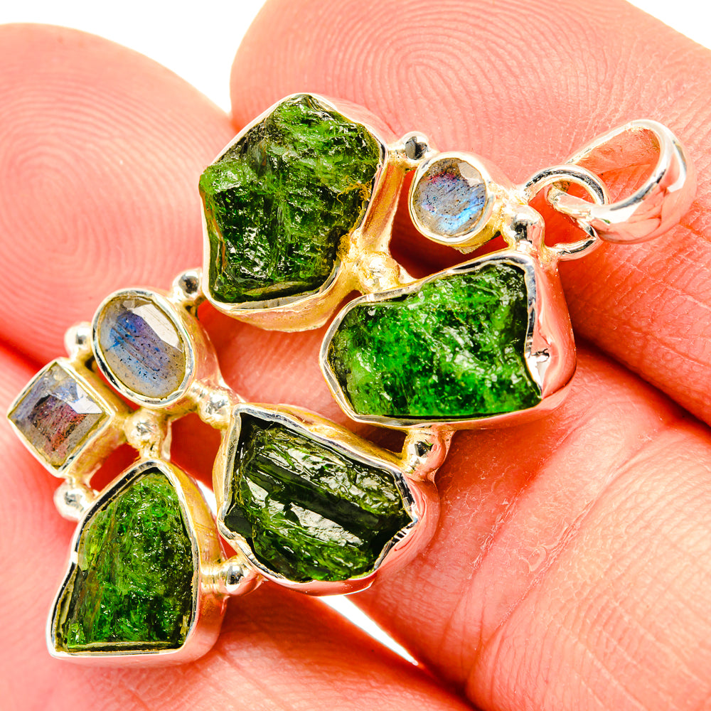 Chrome Diopside Pendants handcrafted by Anasilvercos - PD30595