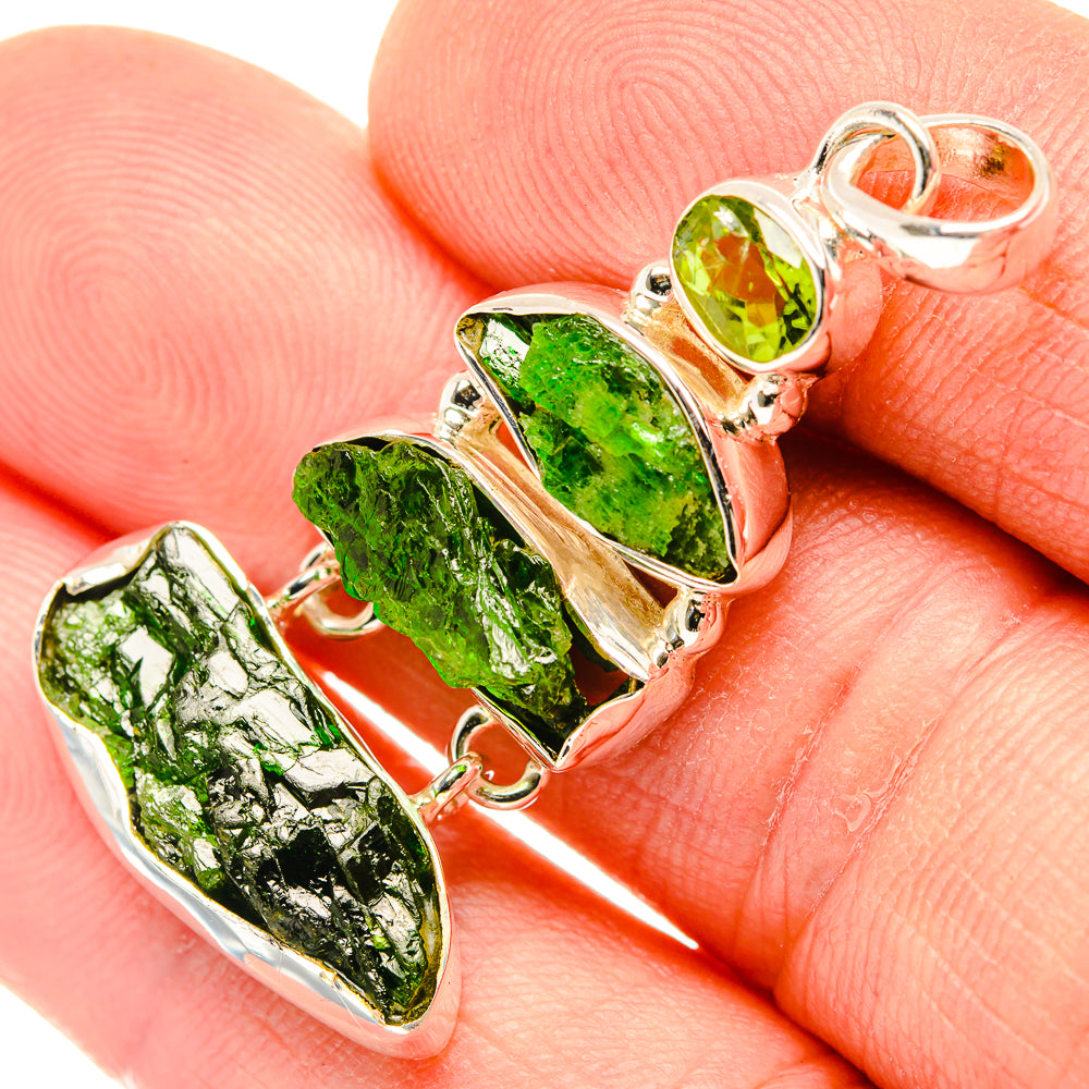Chrome Diopside Pendants handcrafted by Anasilvercos - PD30598