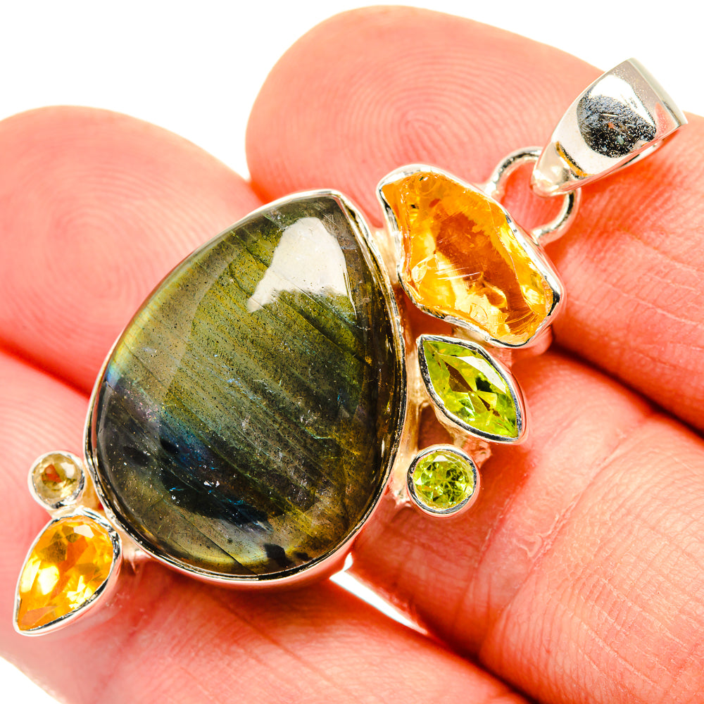 Labradorite Pendants handcrafted by Anasilvercos - PD30723