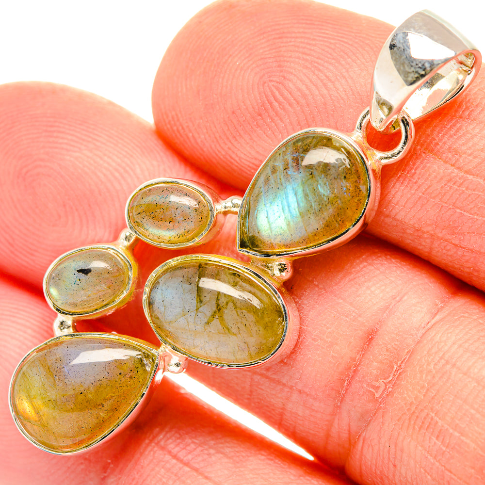 Labradorite Pendants handcrafted by Anasilvercos - PD30737