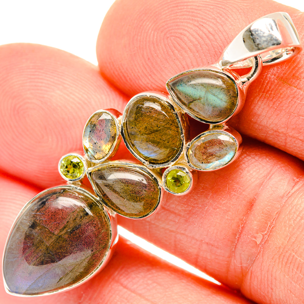 Labradorite Pendants handcrafted by Anasilvercos - PD30890