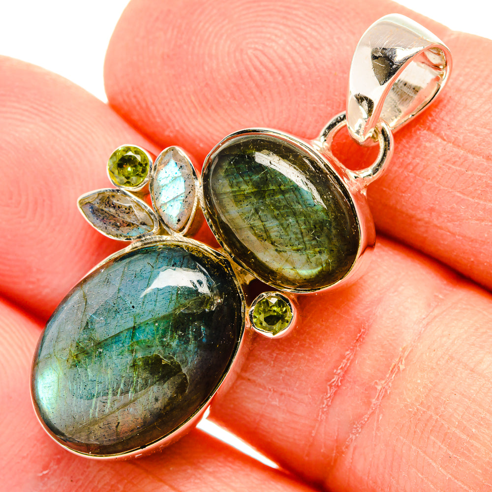Labradorite Pendants handcrafted by Anasilvercos - PD31009