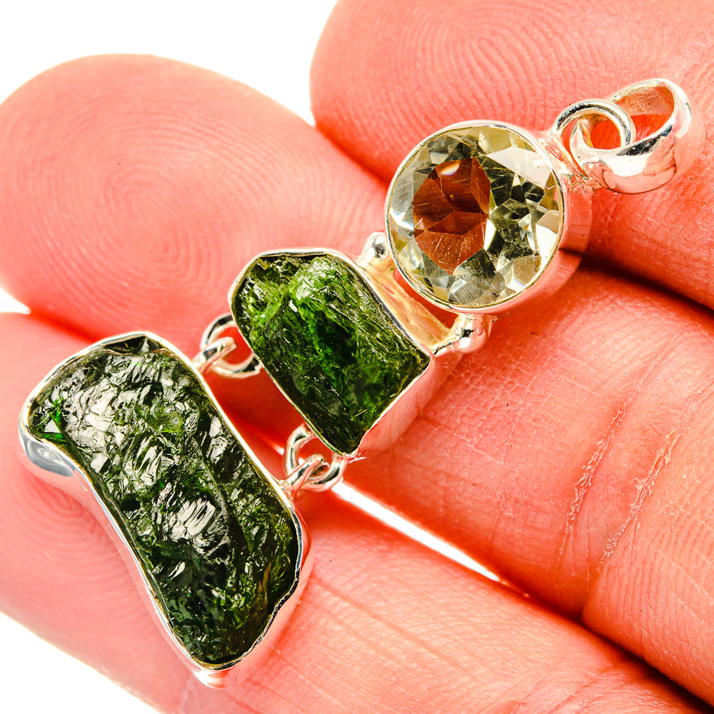Chrome Diopside Pendants handcrafted by Anasilvercos - PD31024