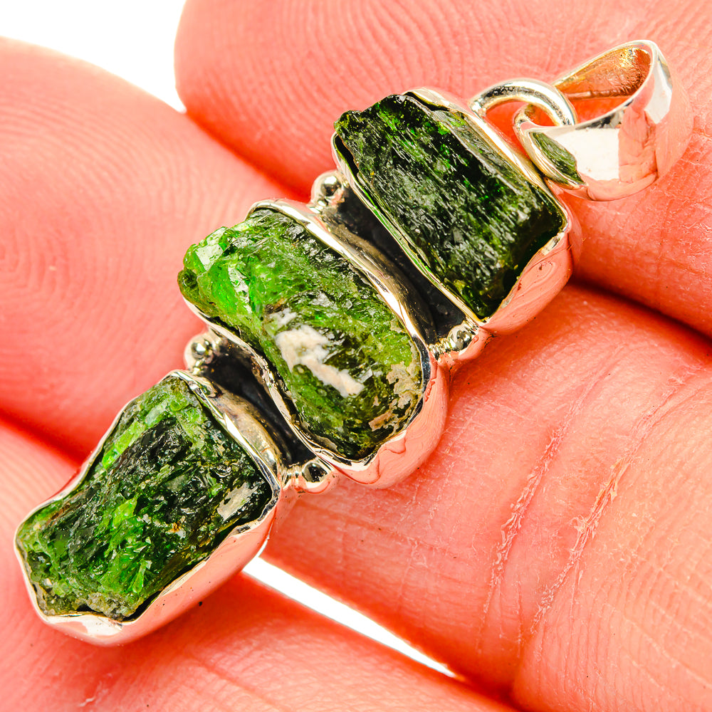 Chrome Diopside Pendants handcrafted by Anasilvercos - PD31061