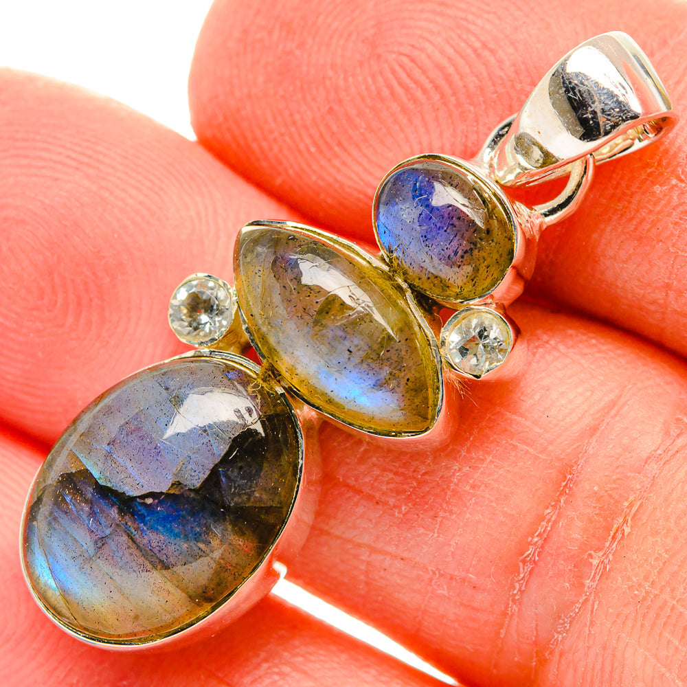 Labradorite Pendants handcrafted by Anasilvercos - PD31072